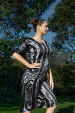 PĪTAU-A-MANAIA KAFTAN DRESS - BLACK/SILVER